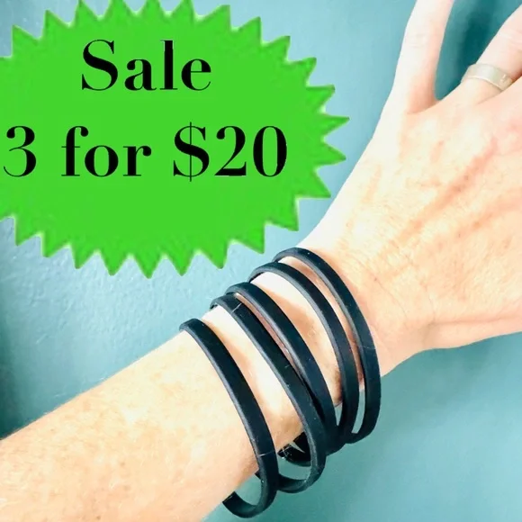 Hot Topic Black Rubber Gummy Bracelets 15 pc Silicone Jelly Wristbands 80s set - Picture 1 of 9